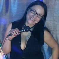 "MI CORAZON SE DECLARA", UN POEMA DE EMILIA ARGUMANEZ by Yolanda Quiroz